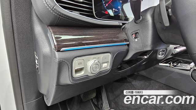 Mercedes-Benz GLE-Class GLE300d 4MATIC