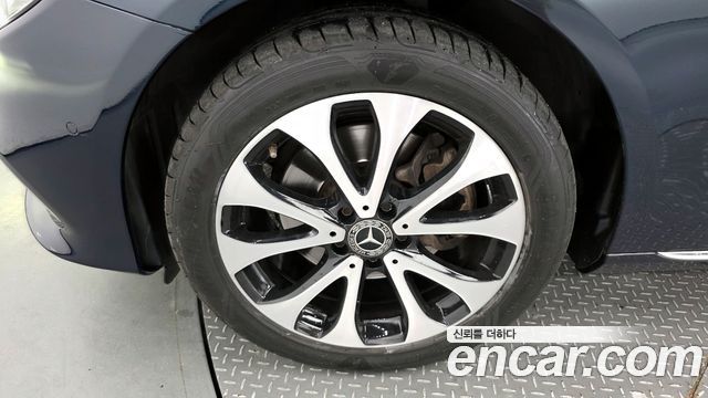 Mercedes-Benz E-Class W213 E220d 4MATIC Exclusive