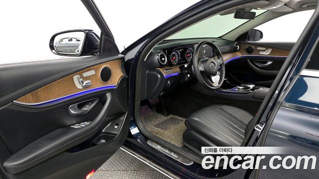 Mercedes-Benz E-Class W213 E220d 4MATIC Exclusive