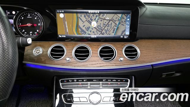 Mercedes-Benz E-Class W213 E220d 4MATIC Exclusive