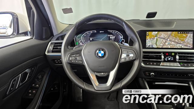 BMW 3-Series 330e Luxury