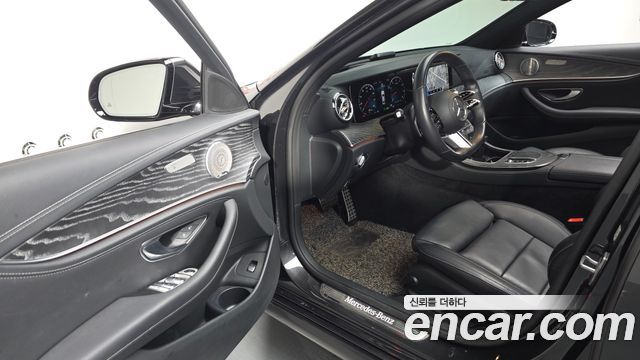 Mercedes-Benz E-Class E350 4MATIC AMG Line Edition