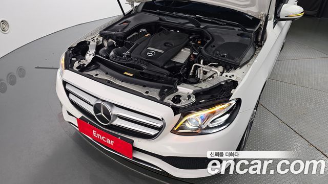 Mercedes-Benz E-Class E300 4MATIC AV Intelligent Drive