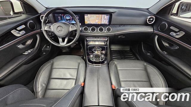 Mercedes-Benz E-Class E300 4MATIC AV Intelligent Drive
