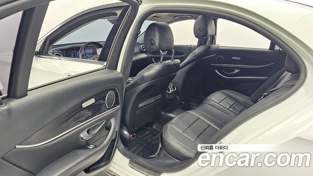 Mercedes-Benz E-Class E300 4MATIC AV Intelligent Drive