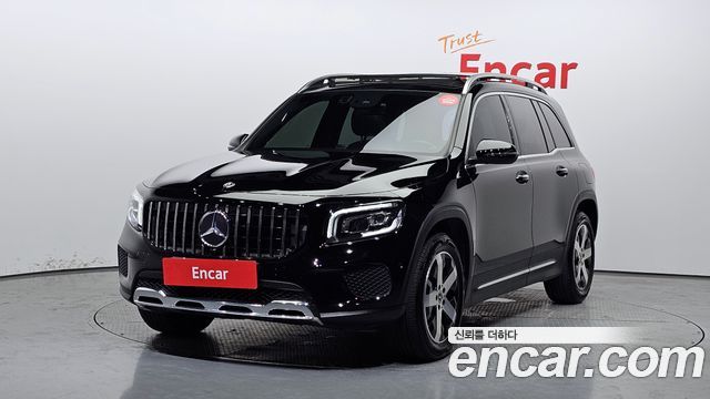 Mercedes-Benz GLB-Class GLB220