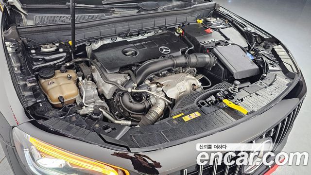 Mercedes-Benz GLB-Class GLB220