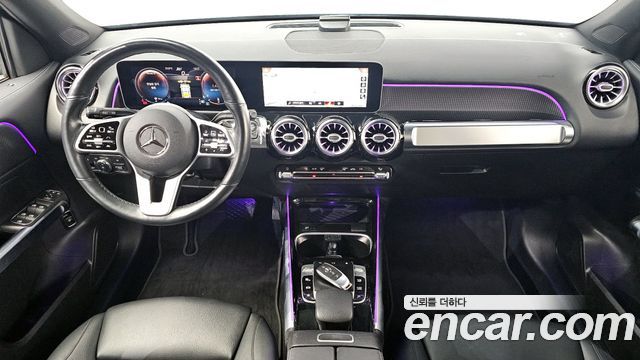 Mercedes-Benz GLB-Class GLB220
