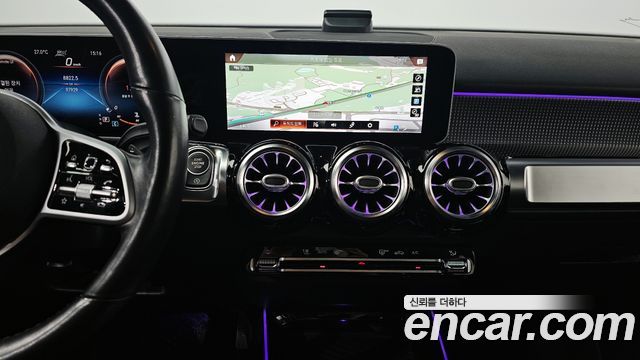Mercedes-Benz GLB-Class GLB220