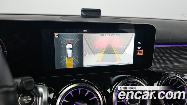 Mercedes-Benz GLB-Class GLB220
