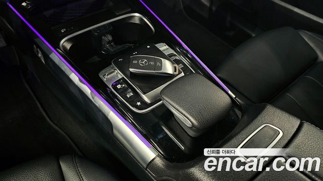Mercedes-Benz GLB-Class GLB220