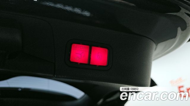 Mercedes-Benz GLB-Class GLB220
