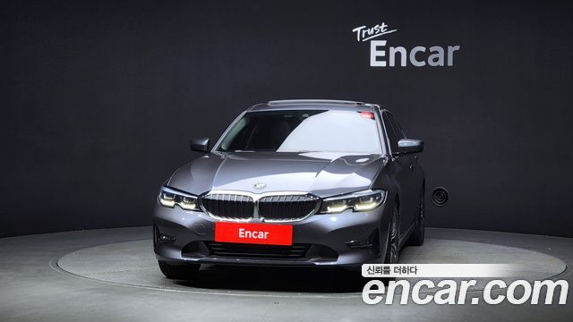 BMW 3-Series 320i