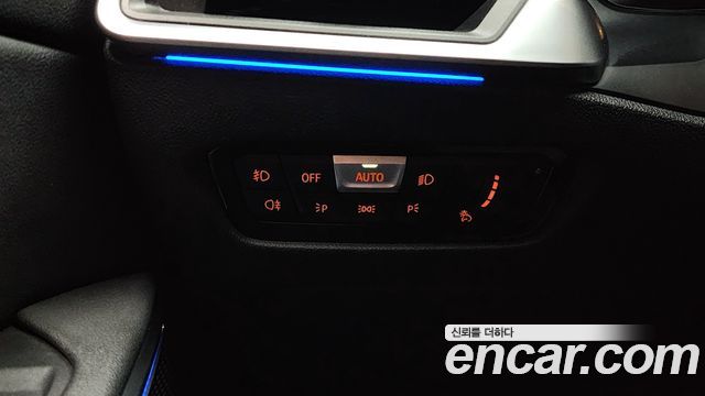 BMW 3-Series 320i