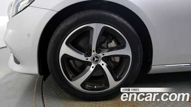 Mercedes-Benz E-Class E250 Avantgarde