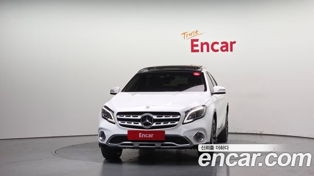 Mercedes-Benz GLA-Class GLA250 4MATIC