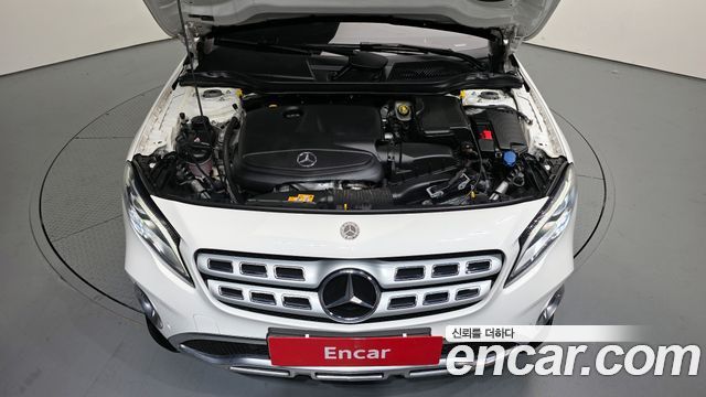 Mercedes-Benz GLA-Class GLA250 4MATIC