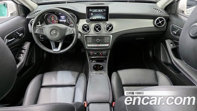 Mercedes-Benz GLA-Class GLA250 4MATIC