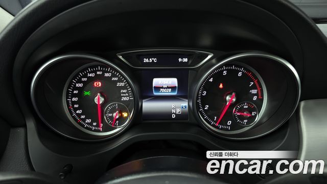 Mercedes-Benz GLA-Class GLA250 4MATIC
