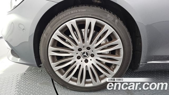 Mercedes-Benz S-Class S560L
