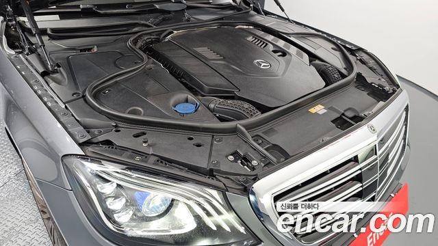 Mercedes-Benz S-Class S560L