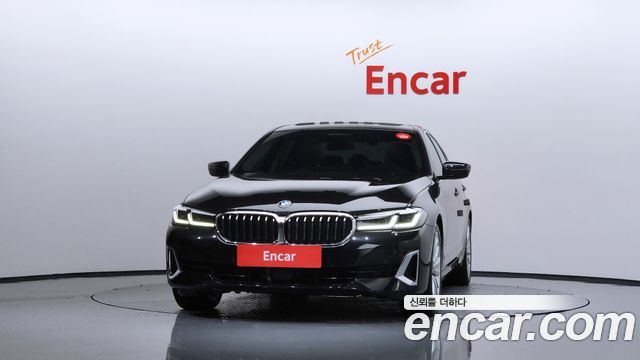 BMW 5-Series 530i xDrive Luxury