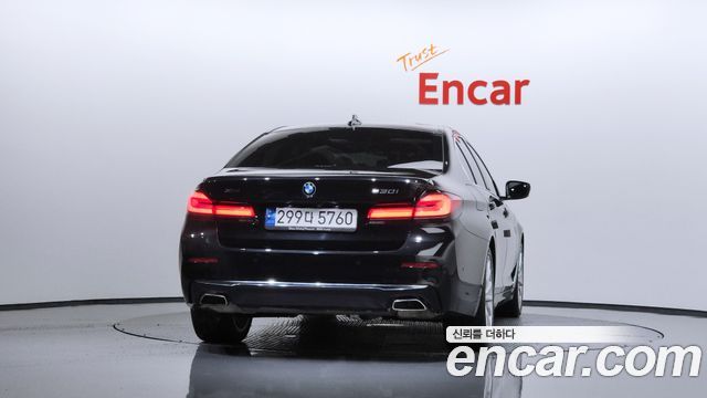 BMW 5-Series 530i xDrive Luxury