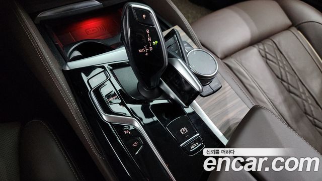 BMW 5-Series 530i xDrive Luxury