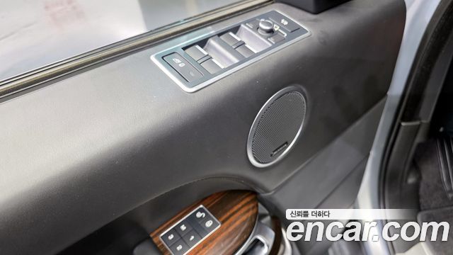 Land Rover Range Rover 4.4 SDV8 Vogue SE DIESEL