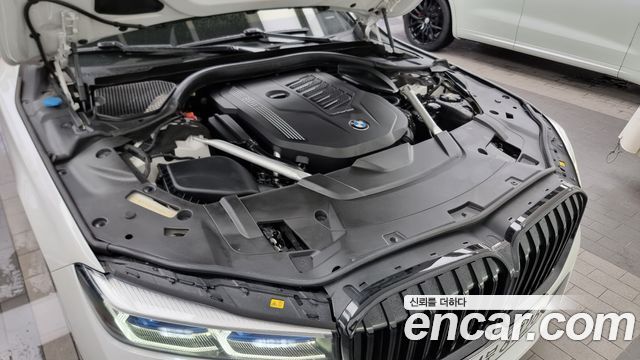 BMW 7-Series 740Li xDrive M Sport Package