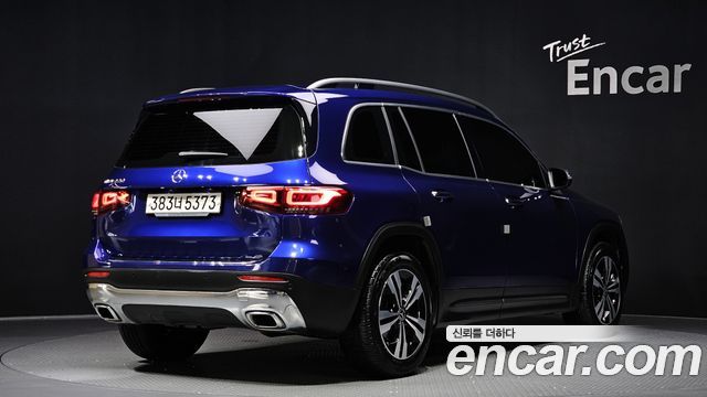 Mercedes-Benz GLB-Class GLB220