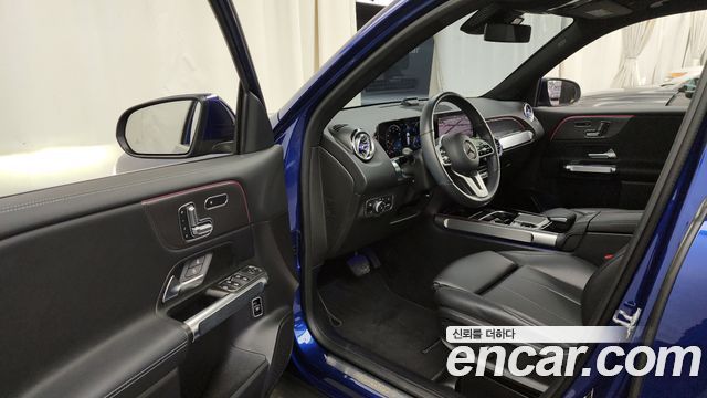 Mercedes-Benz GLB-Class GLB220
