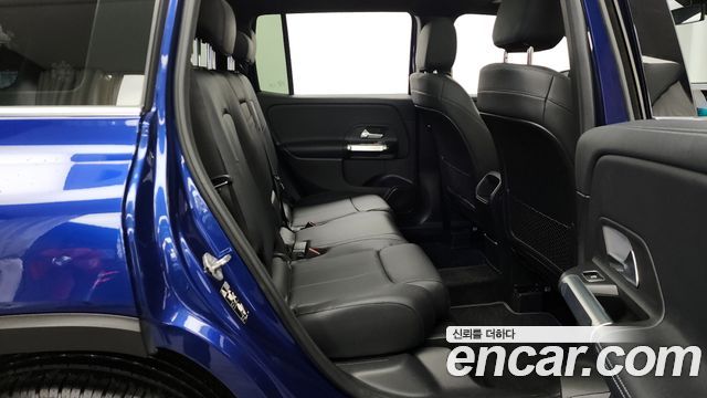 Mercedes-Benz GLB-Class GLB220