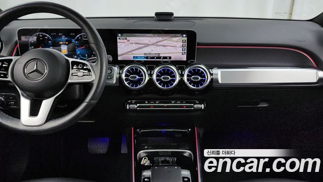 Mercedes-Benz GLB-Class GLB220