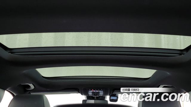 Mercedes-Benz GLB-Class GLB220