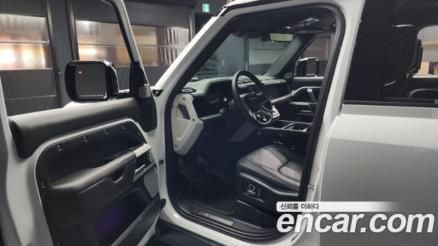 Land Rover Defender 130 D300 X-Dynamic HSE