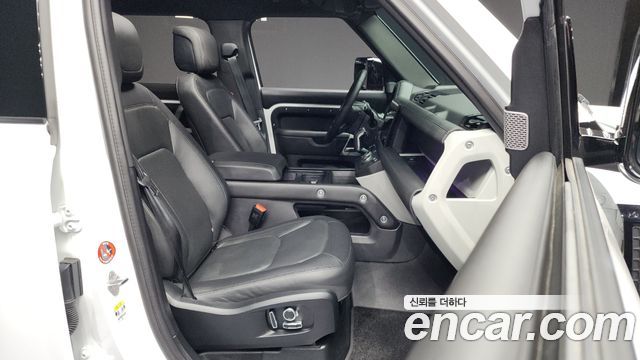 Land Rover Defender 130 D300 X-Dynamic HSE
