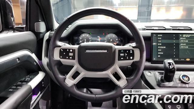 Land Rover Defender 130 D300 X-Dynamic HSE