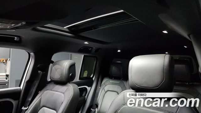 Land Rover Defender 130 D300 X-Dynamic HSE