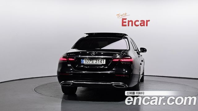 Mercedes-Benz E-Class E300e 4MATIC Exclusive