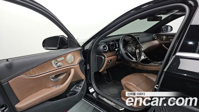 Mercedes-Benz E-Class E300e 4MATIC Exclusive