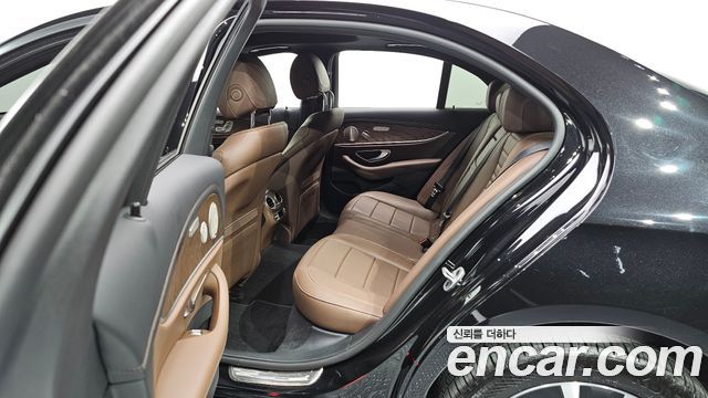 Mercedes-Benz E-Class E300e 4MATIC Exclusive