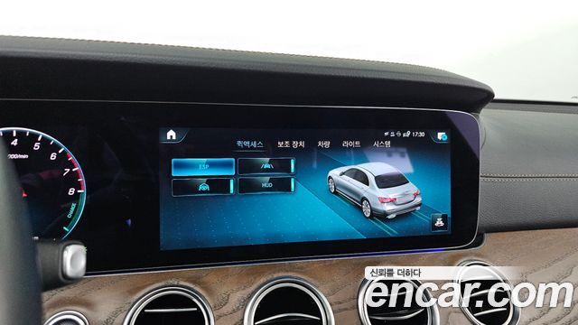Mercedes-Benz E-Class E300e 4MATIC Exclusive