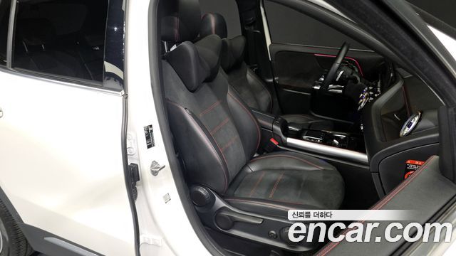 Mercedes-Benz GLA-Class GLA250 4MATIC