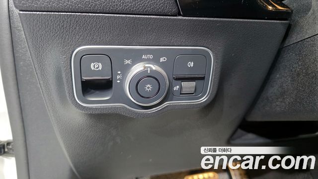 Mercedes-Benz GLA-Class GLA250 4MATIC