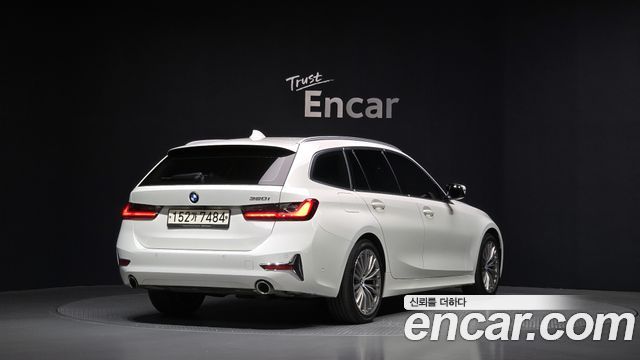BMW 3-Series 320i Touring Luxury