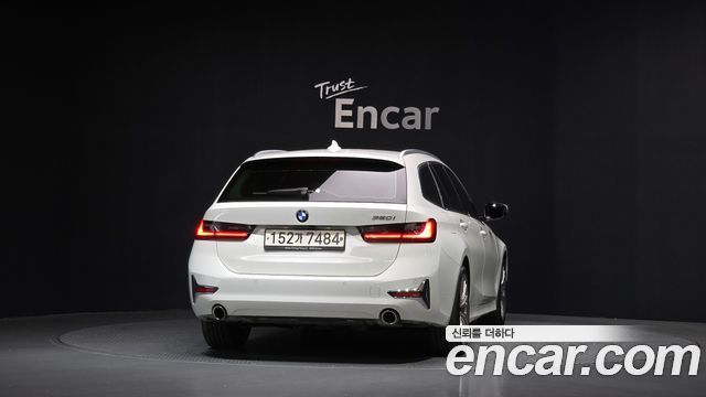 BMW 3-Series 320i Touring Luxury