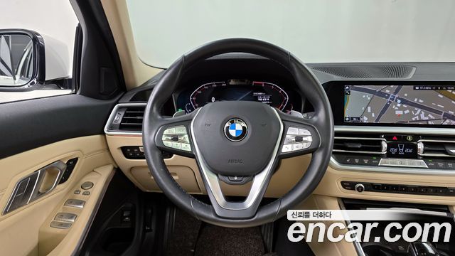 BMW 3-Series 320i Touring Luxury