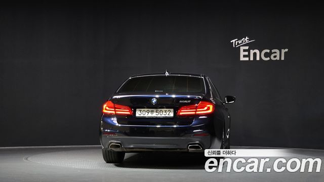 BMW 5-Series 530i M Sport Package Plus
