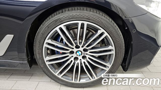 BMW 5-Series 530i M Sport Package Plus